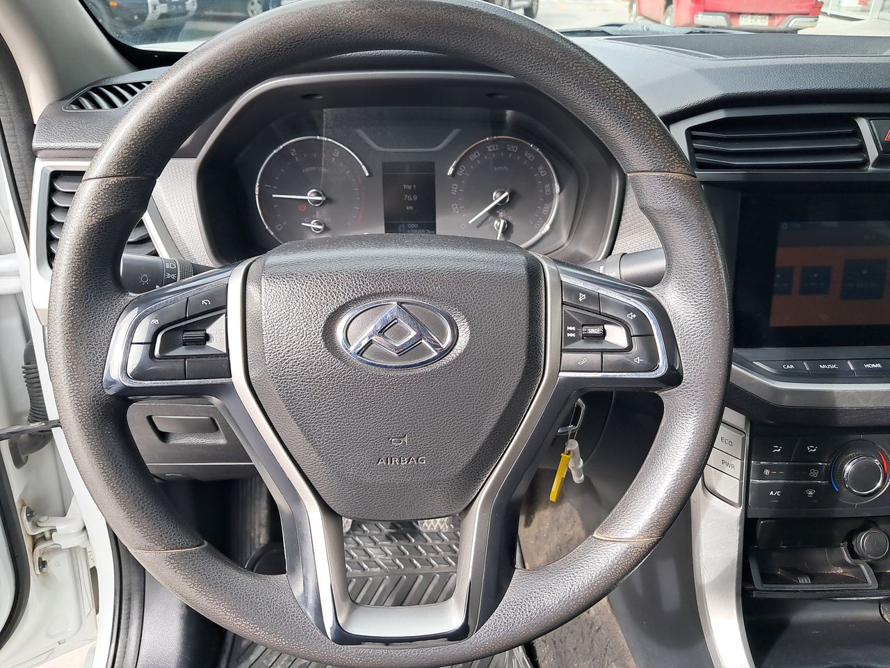 Maxus T60 — foto 16 de 25