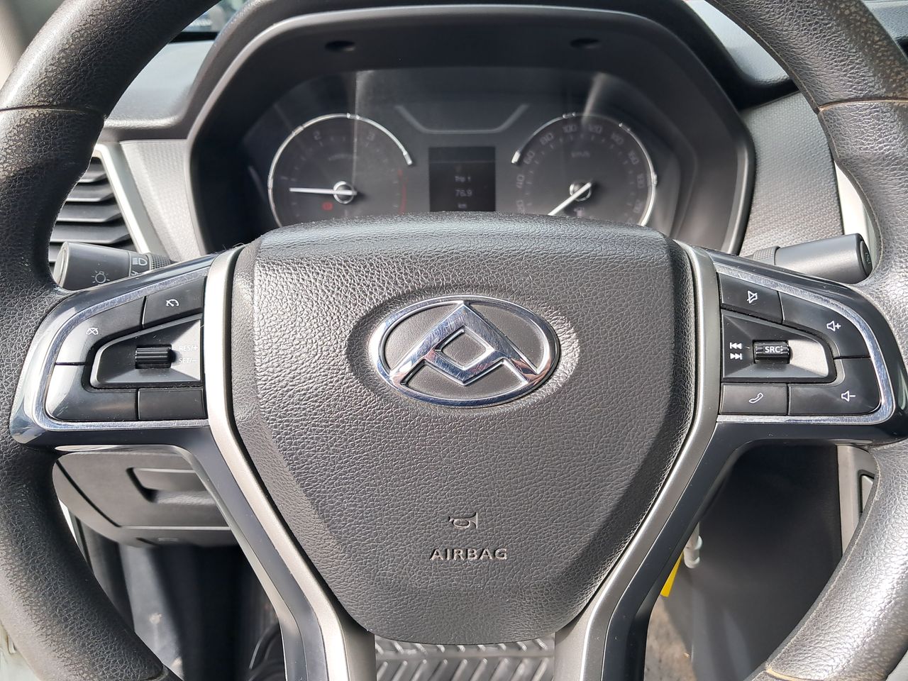 Maxus T60 — foto 17 de 25