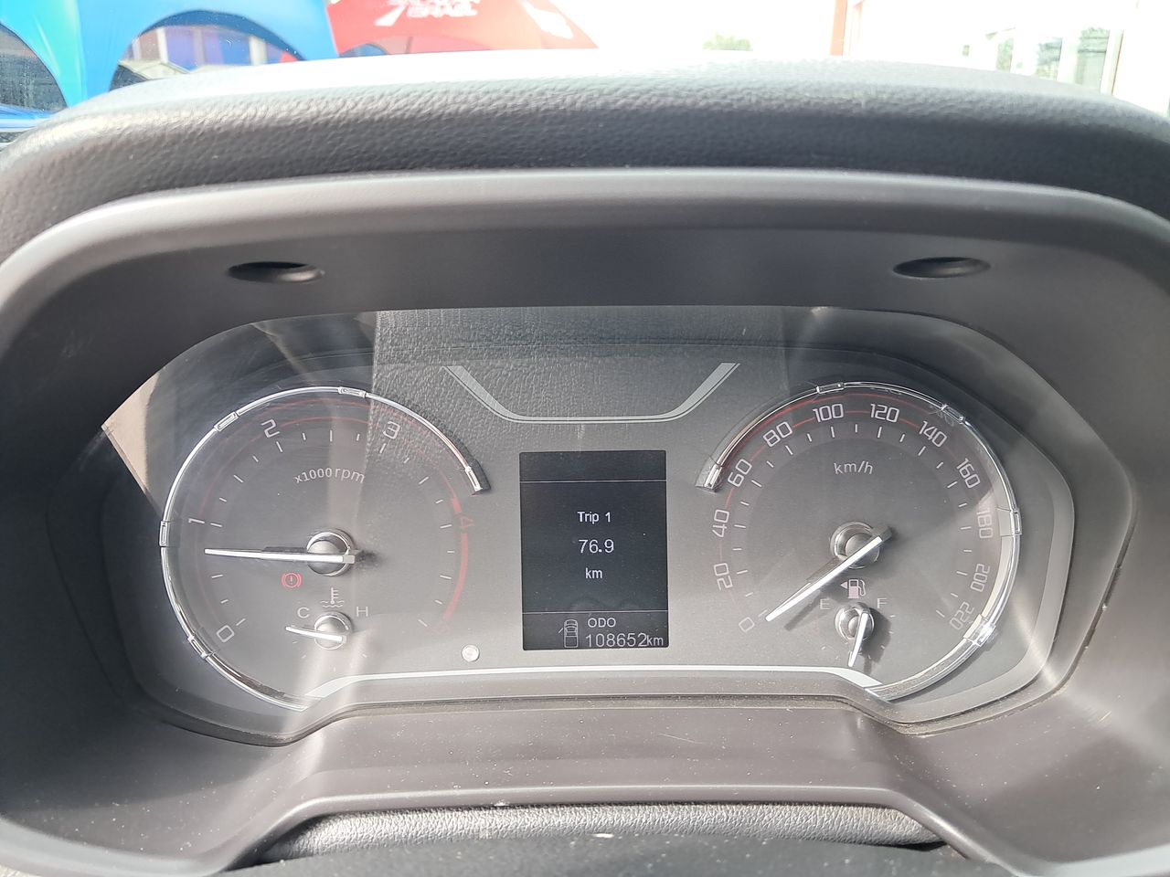 Maxus T60 — foto 18 de 25