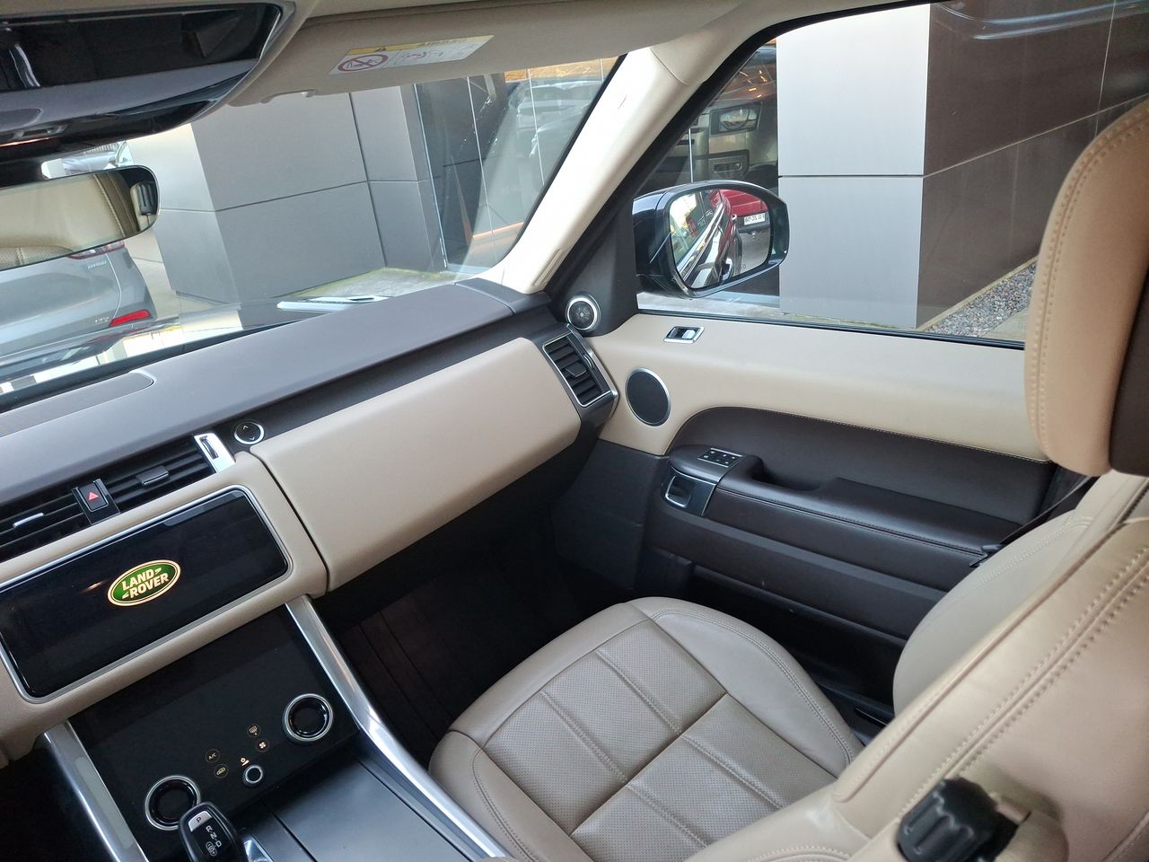 LAND ROVER - 10