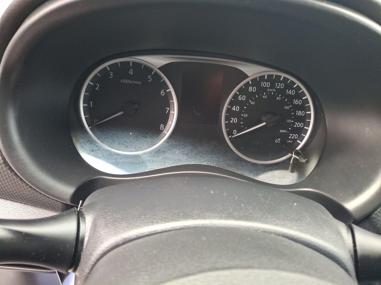 NISSAN - 26