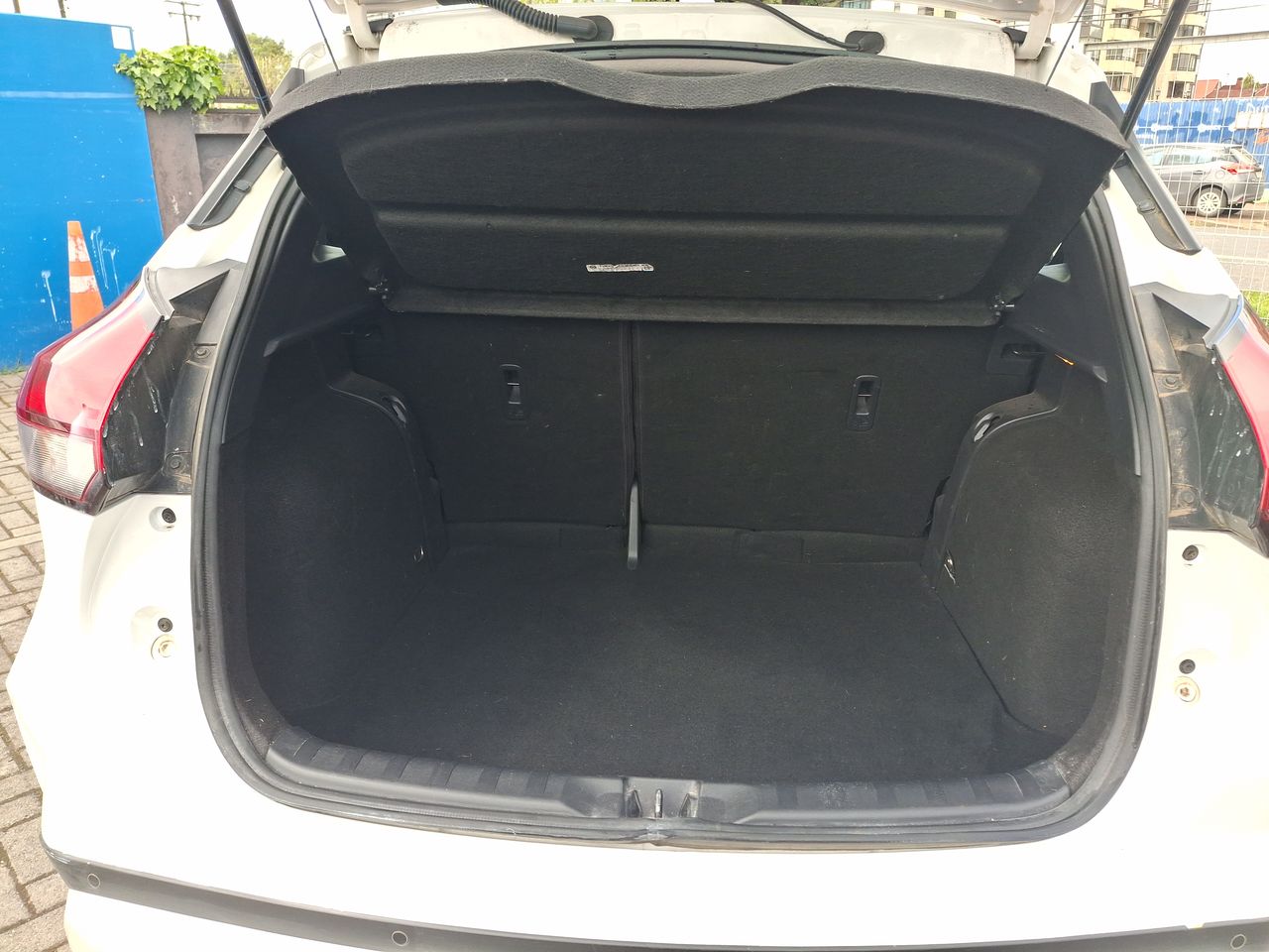 NISSAN - 20