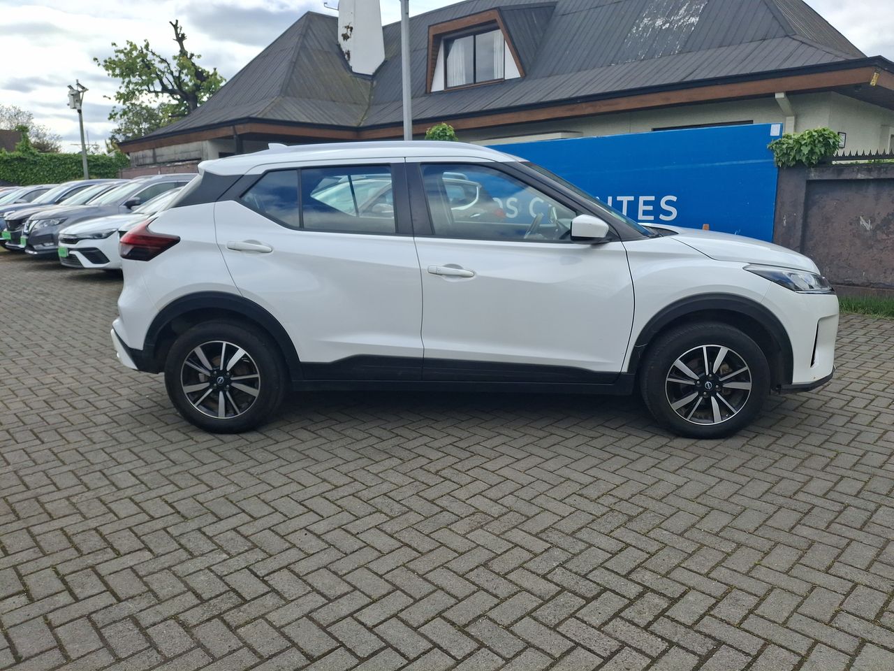 NISSAN - 8