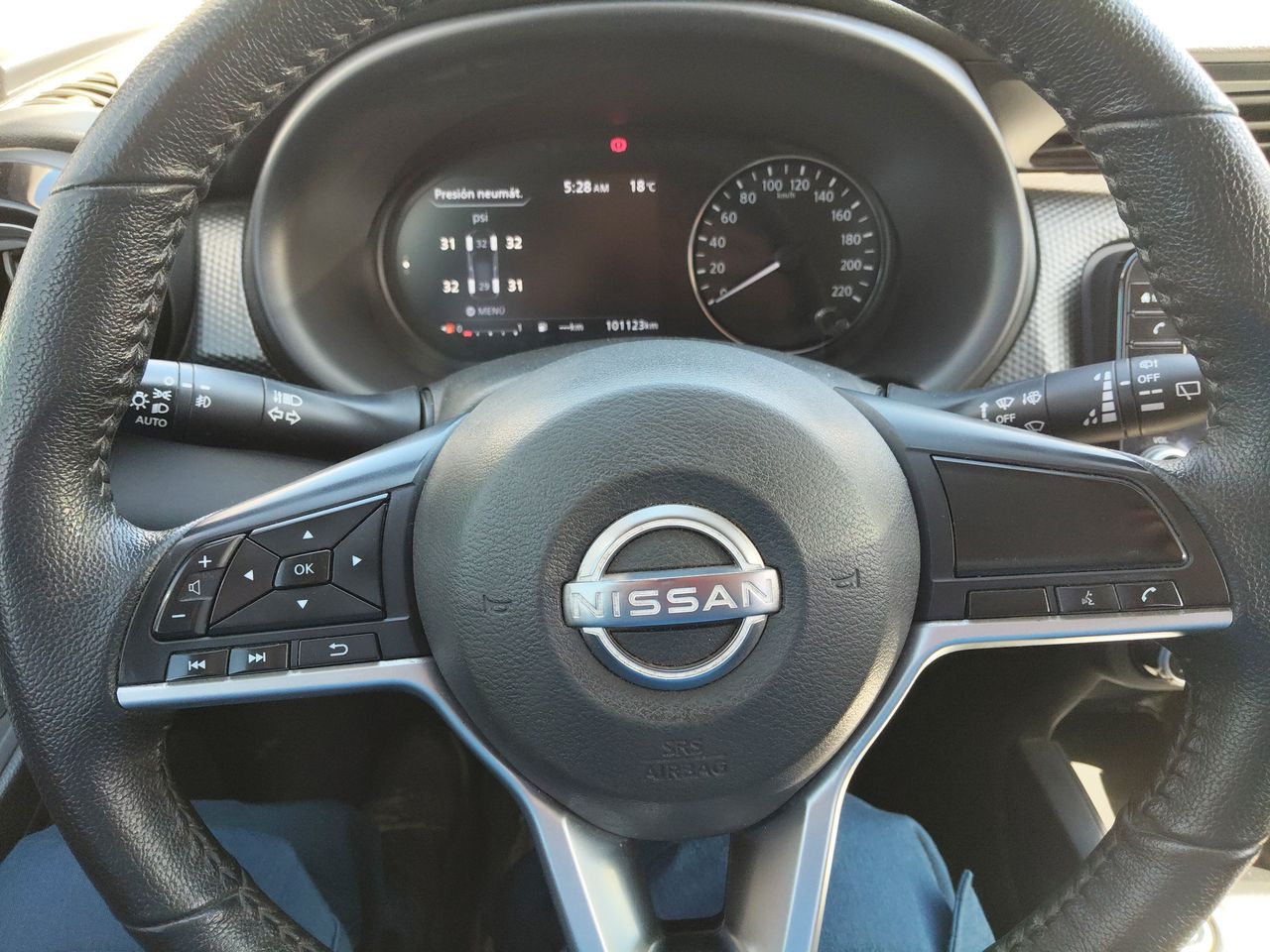 NISSAN - 27