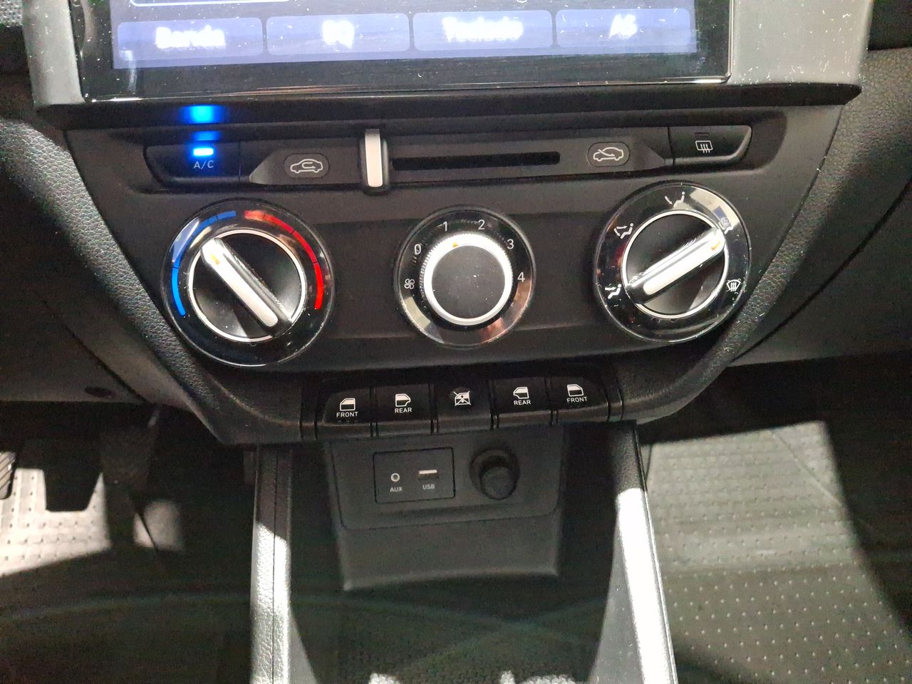HYUNDAI - 21
