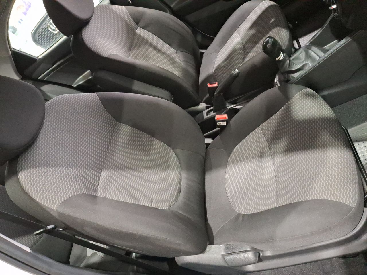 HYUNDAI - 24