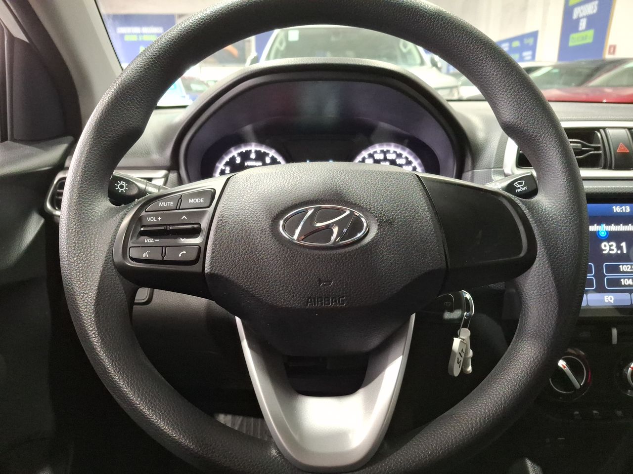 HYUNDAI - 16