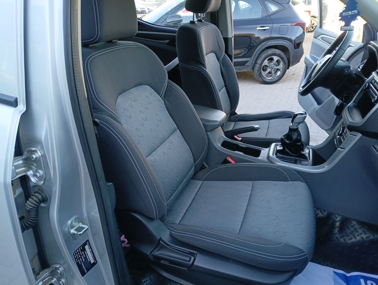 Maxus T60 — foto 22 de 24