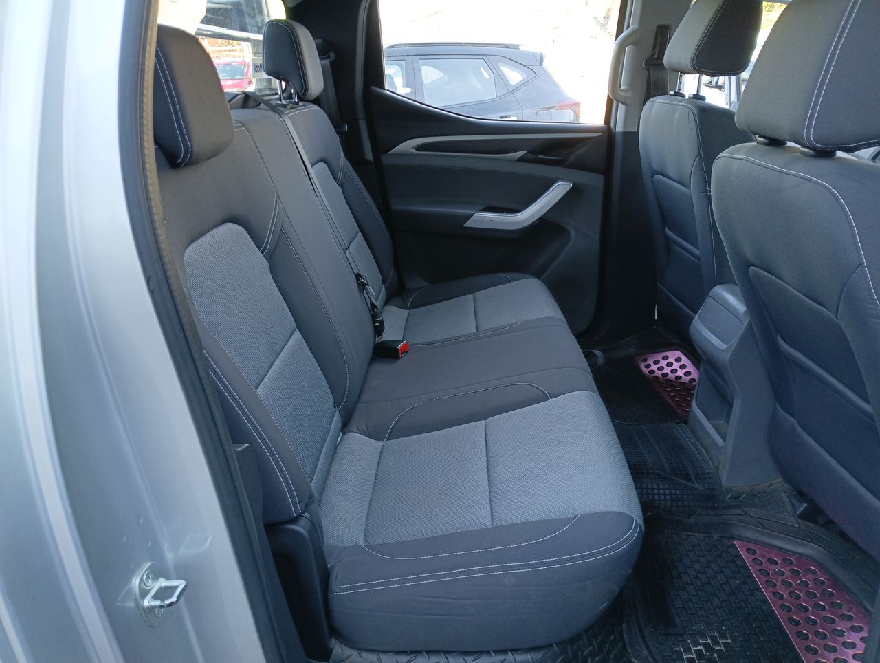 Maxus T60 — foto 23 de 24