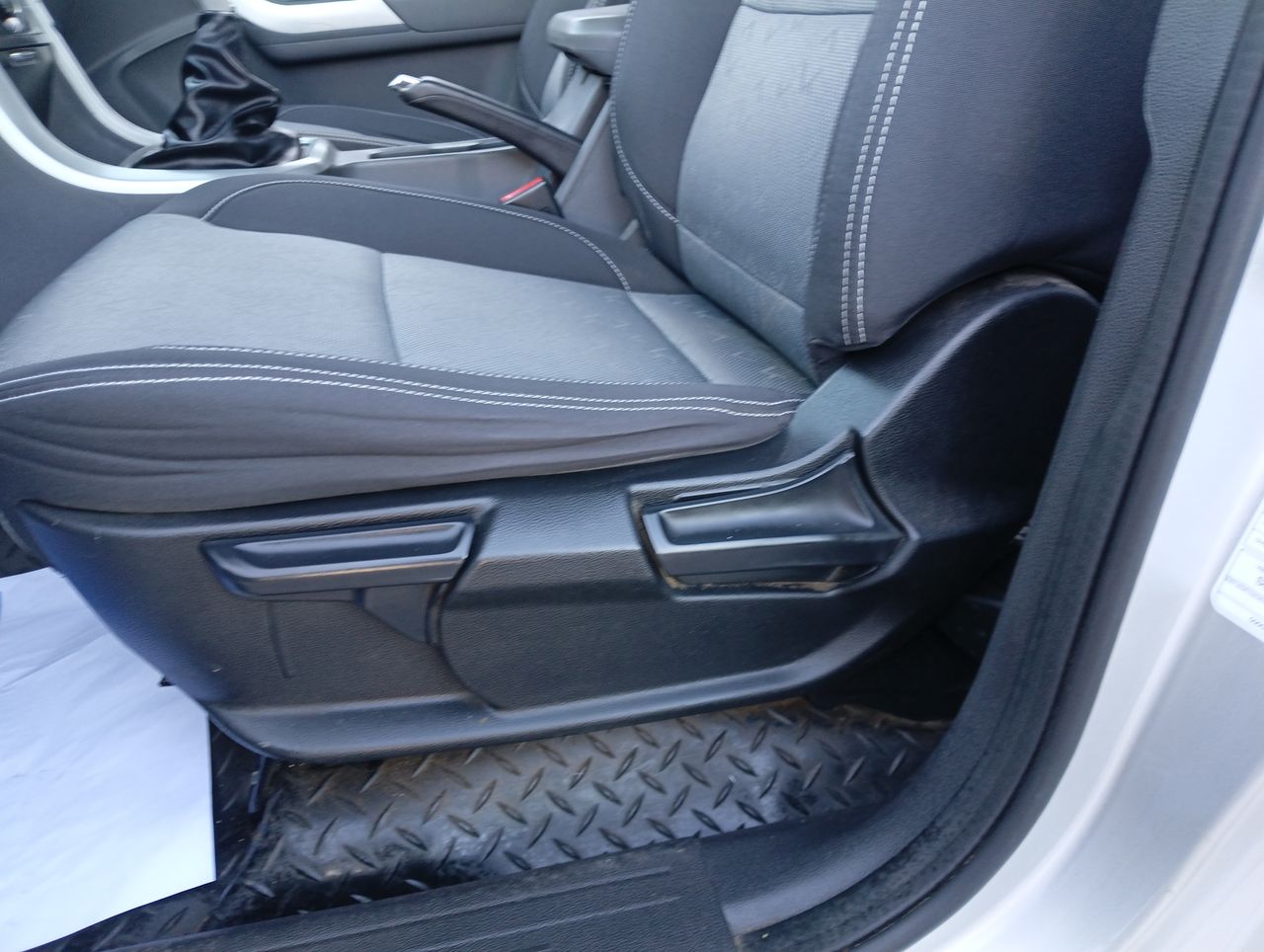 Maxus T60 — foto 13 de 24