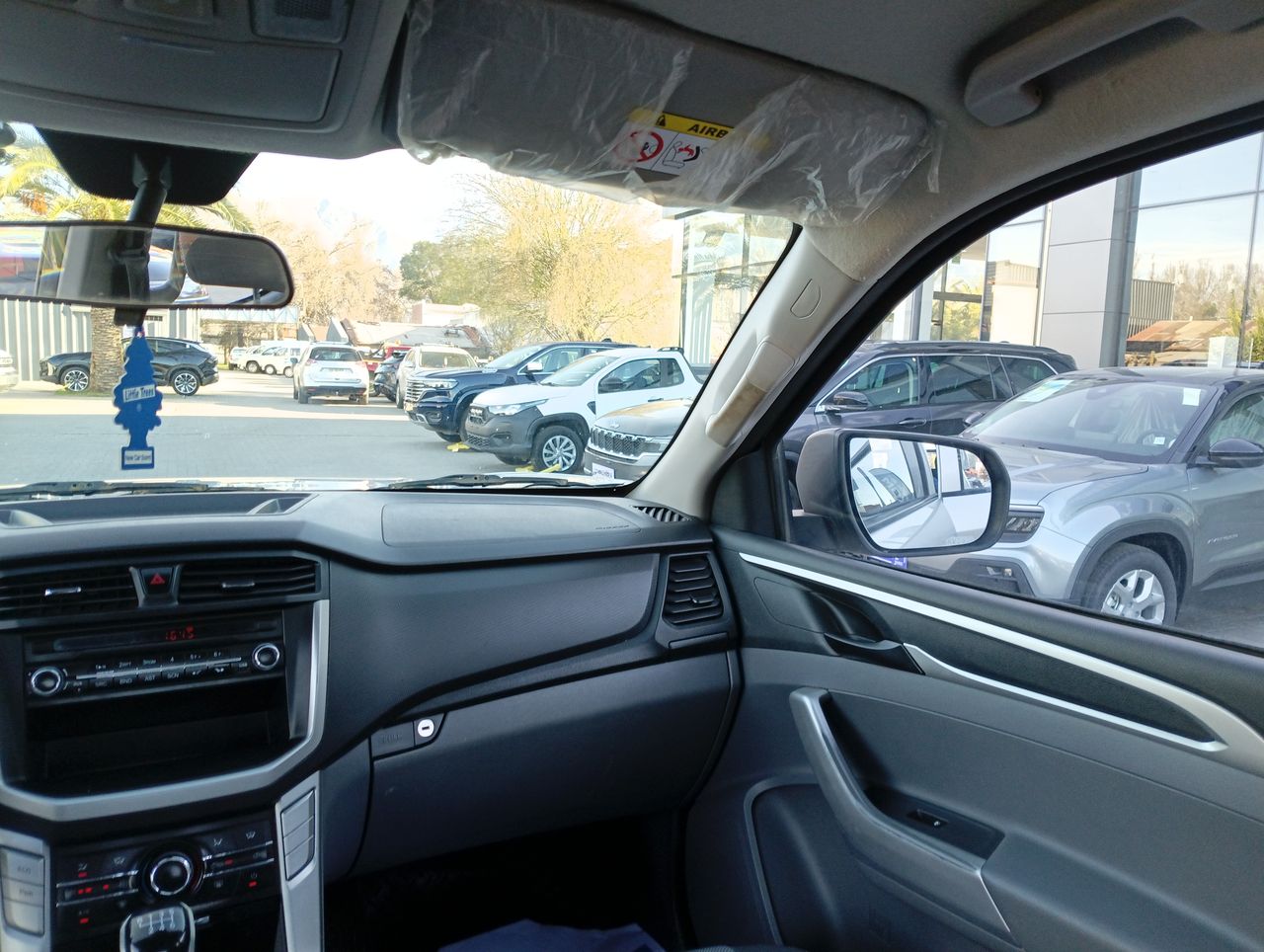 Maxus T60 — foto 3 de 24