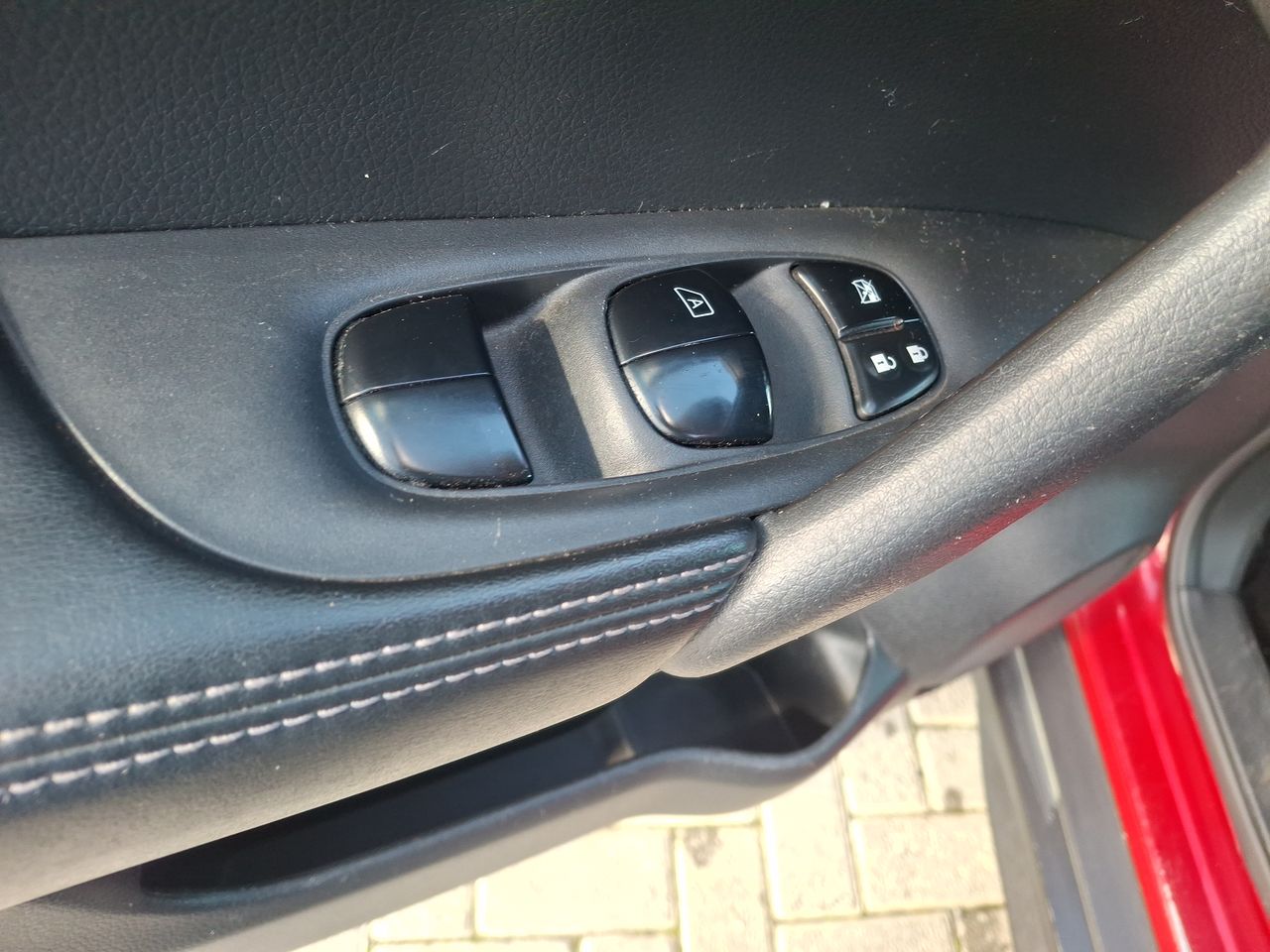 Nissan X-Trail — foto 23 de 35