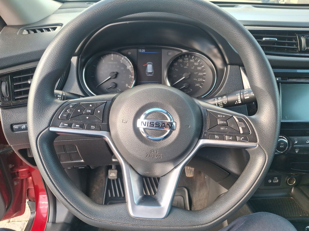Nissan X-Trail — foto 26 de 35
