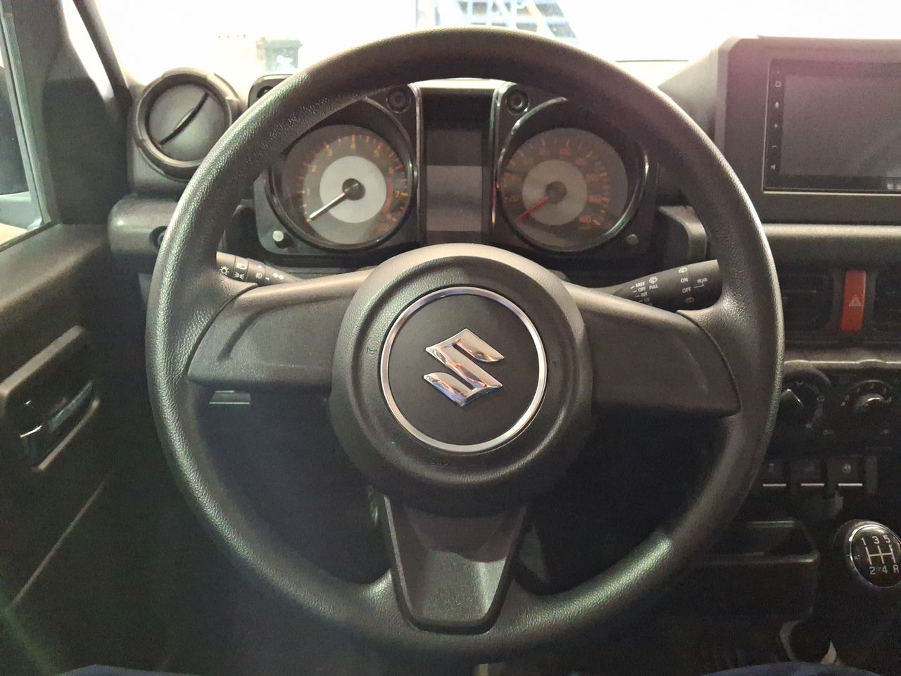 SUZUKI - 23