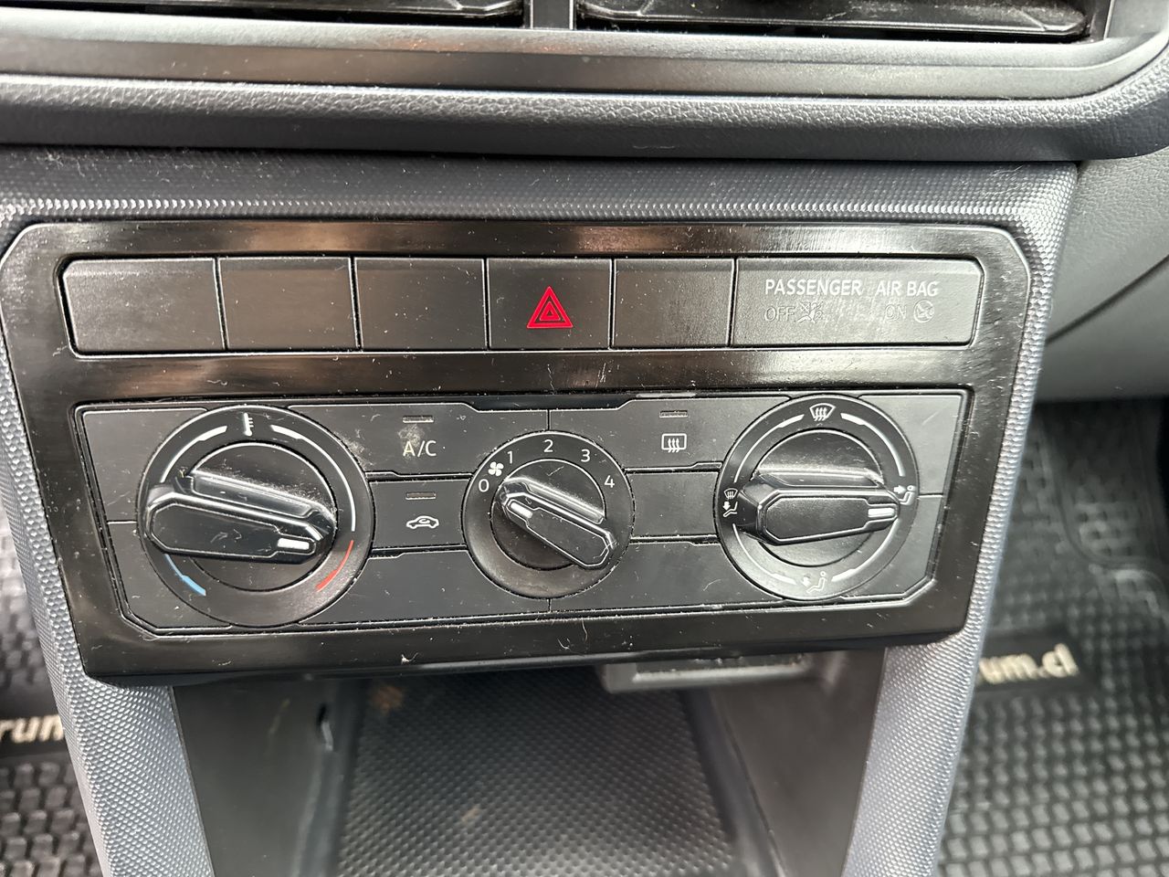 VOLKSWAGEN - 21
