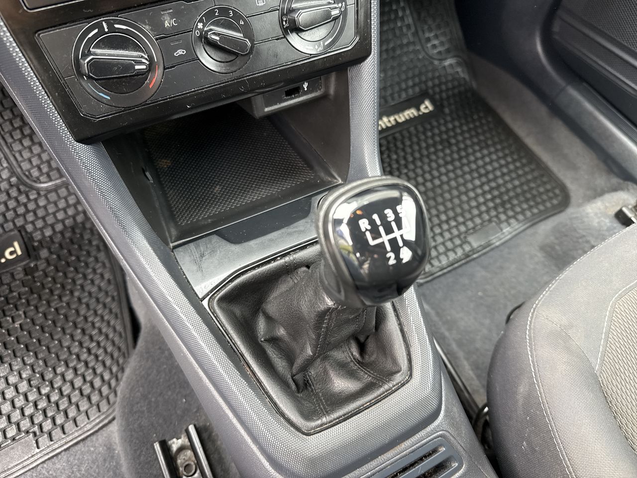 VOLKSWAGEN - 22