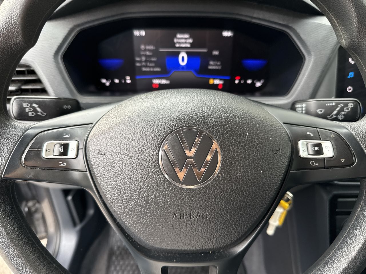 VOLKSWAGEN - 17