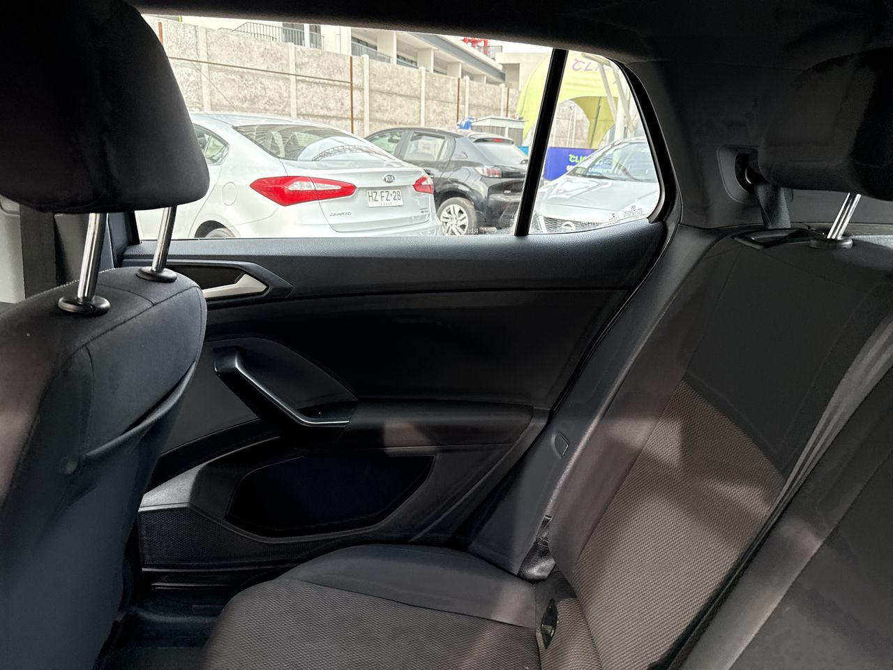 VOLKSWAGEN - 4