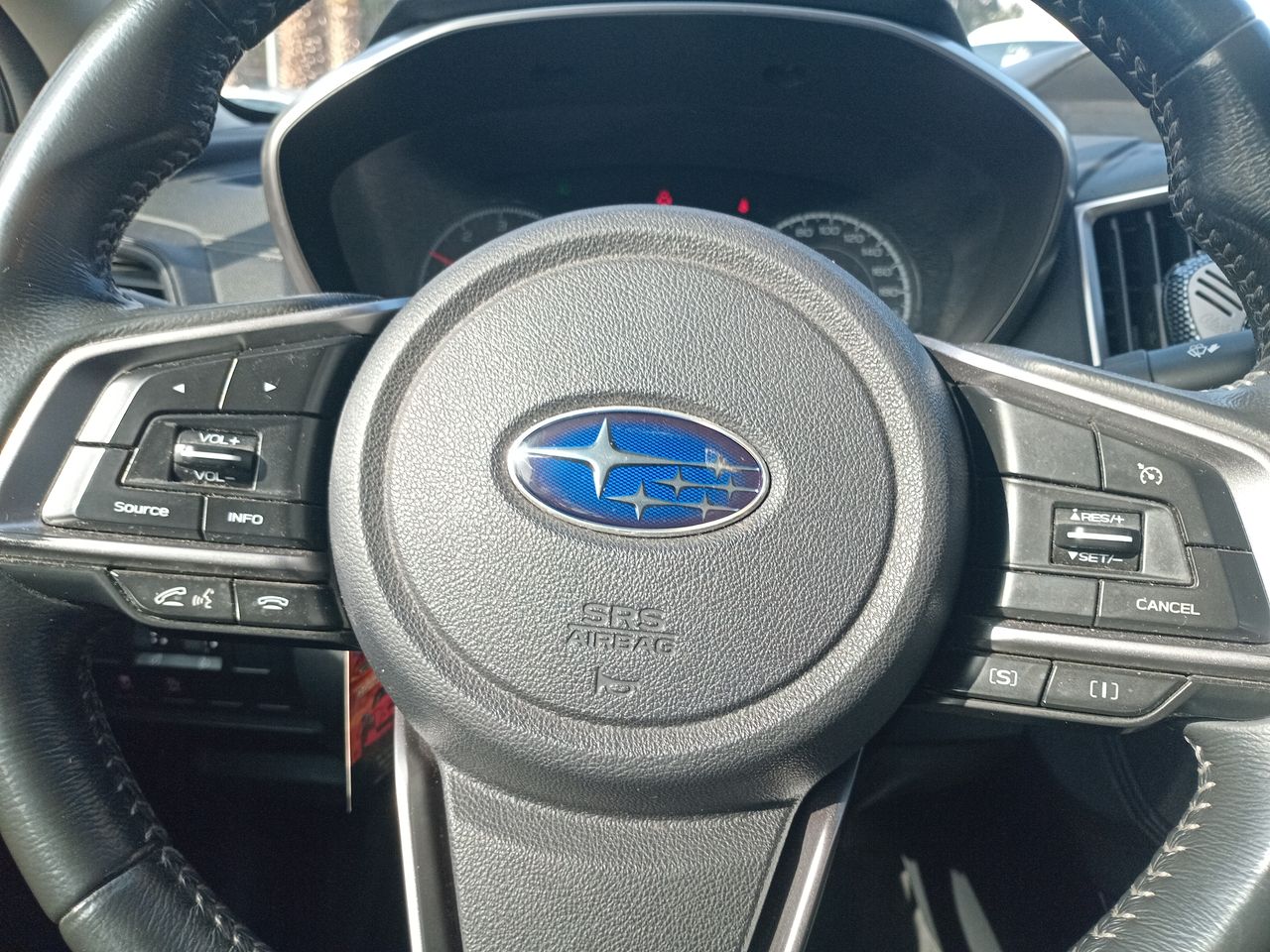 Subaru Impreza — foto 17 de 26