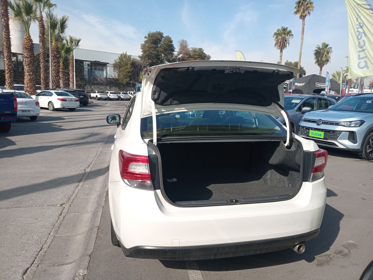Subaru Impreza — foto 12 de 26