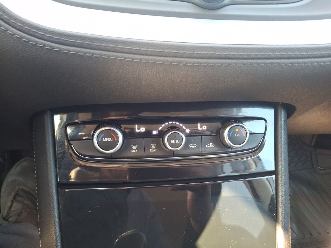 Opel Grandland — foto 29 de 31