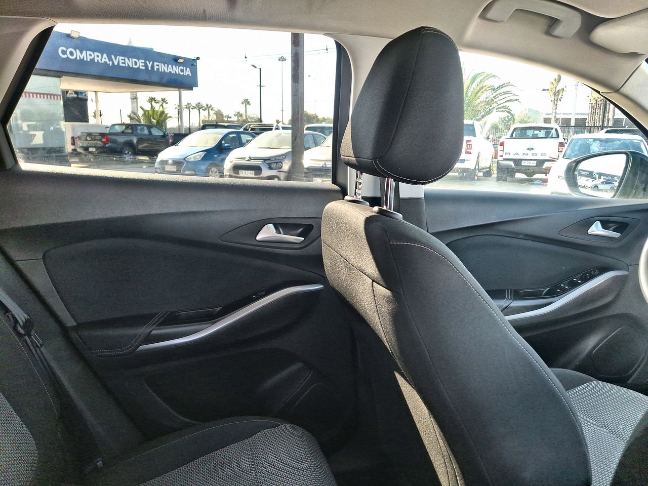 Opel Grandland — foto 16 de 31