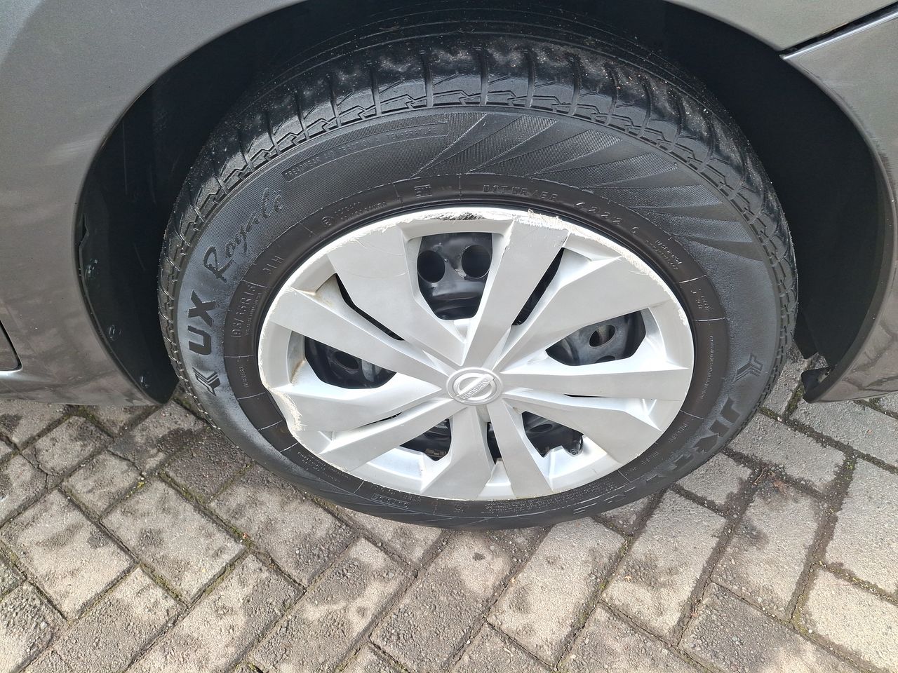 Nissan Versa — foto 10 de 26