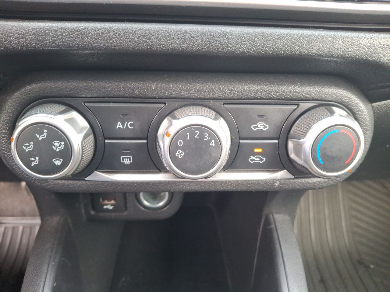 Nissan Versa — foto 21 de 26