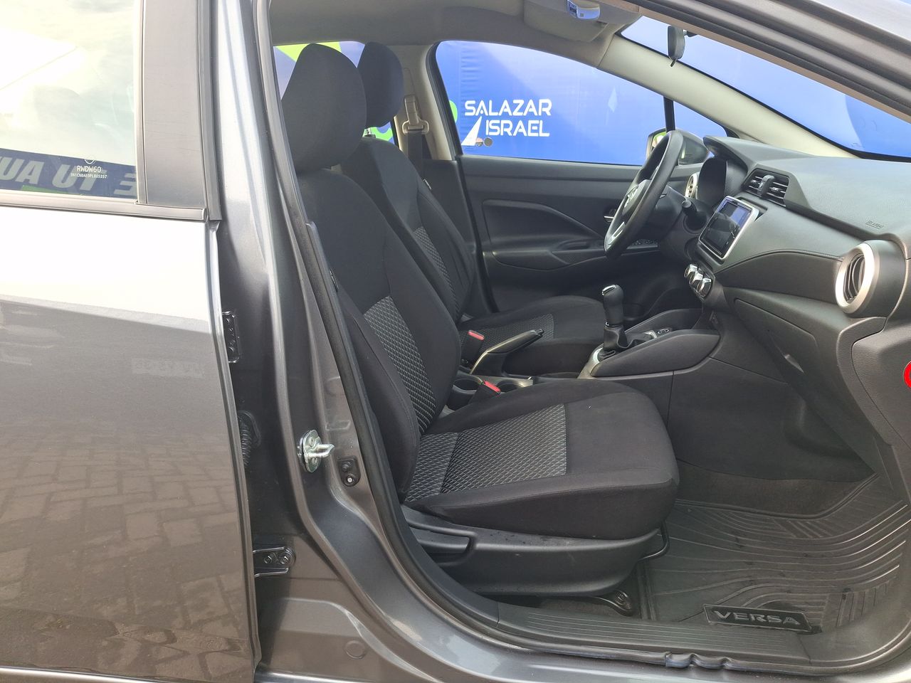 Nissan Versa — foto 24 de 26