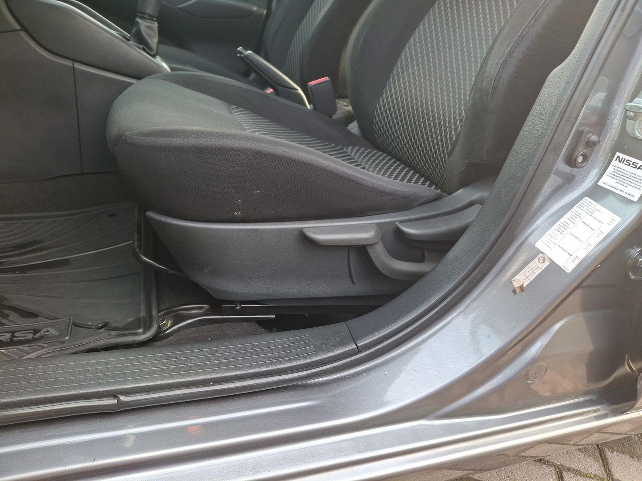Nissan Versa — foto 15 de 26