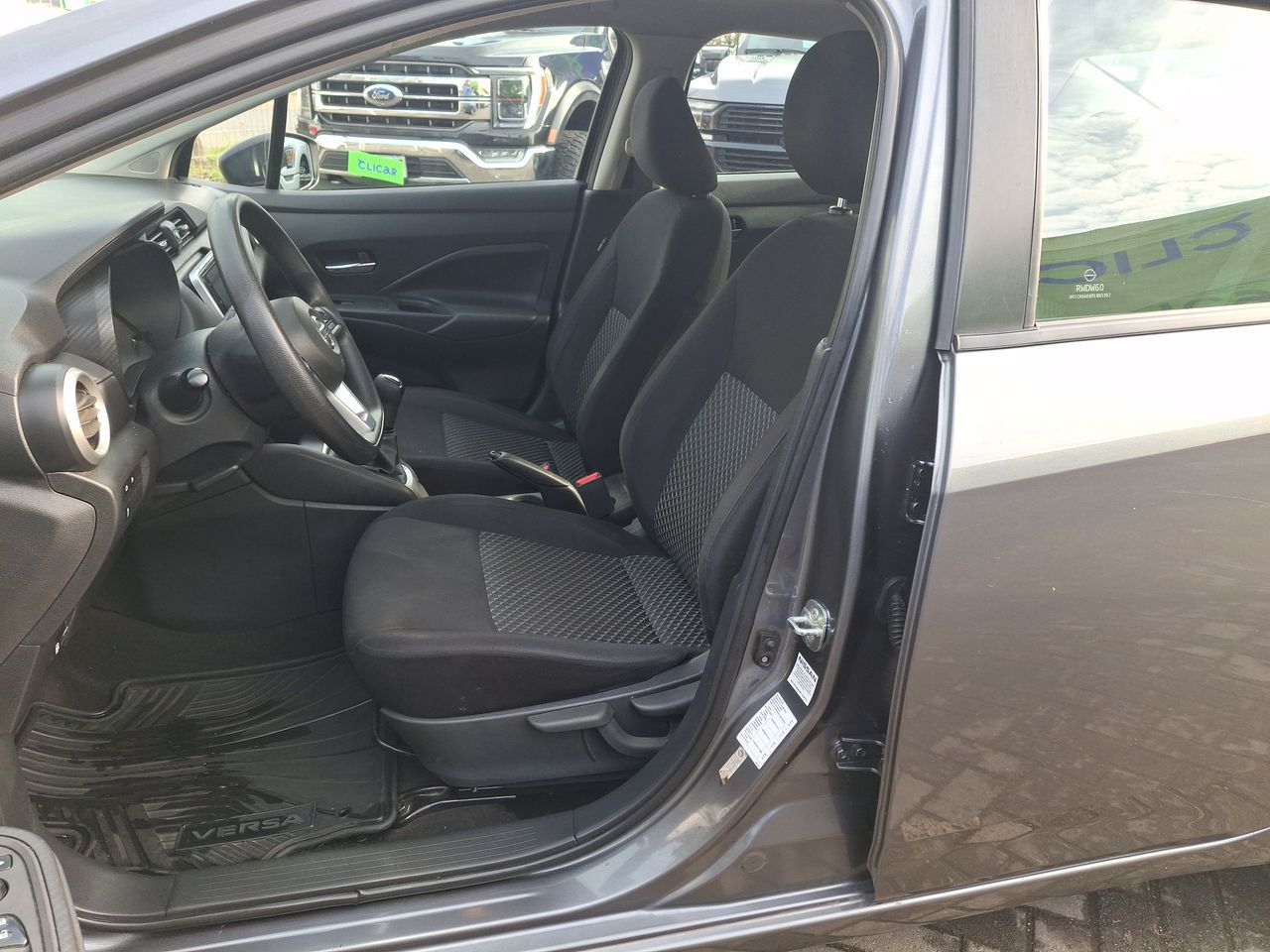 Nissan Versa — foto 16 de 26