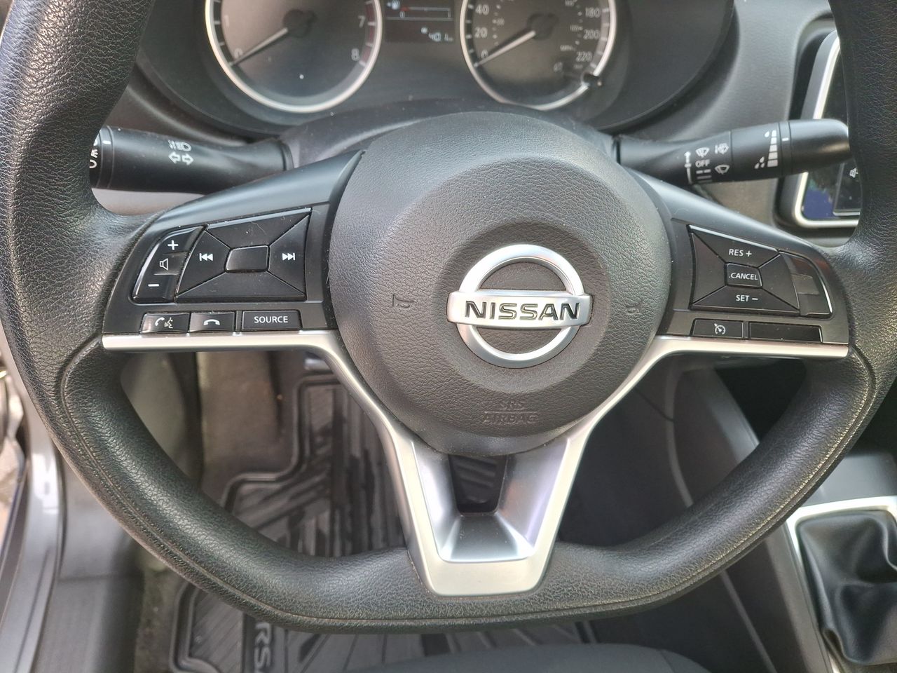 Nissan Versa — foto 18 de 26