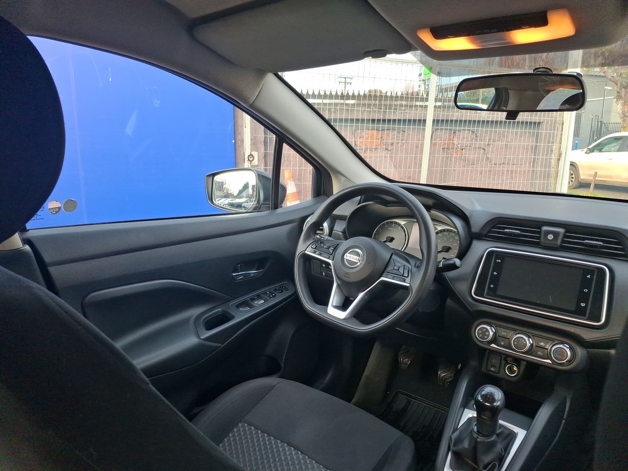 Nissan Versa — foto 9 de 26