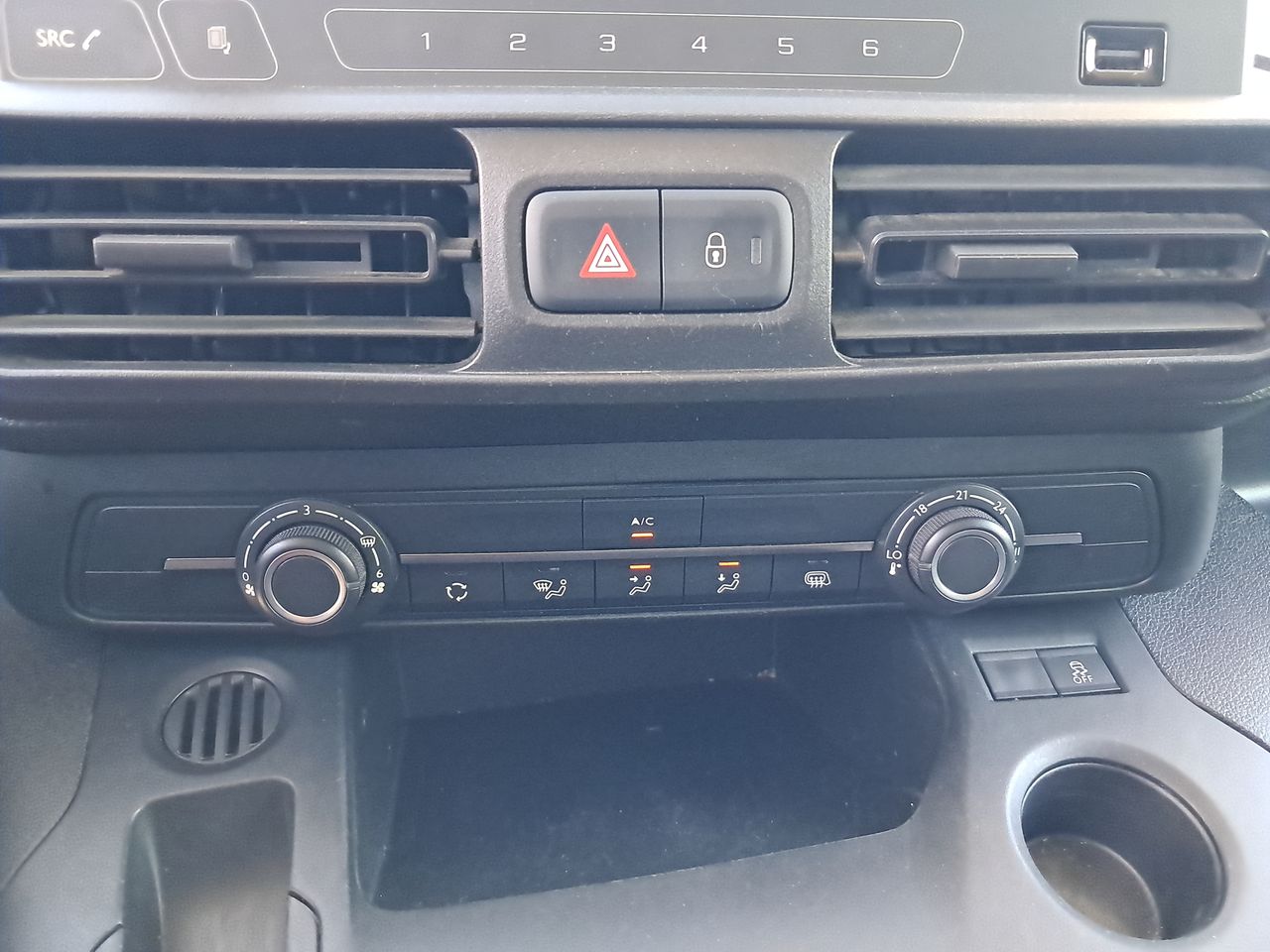 PEUGEOT - 28