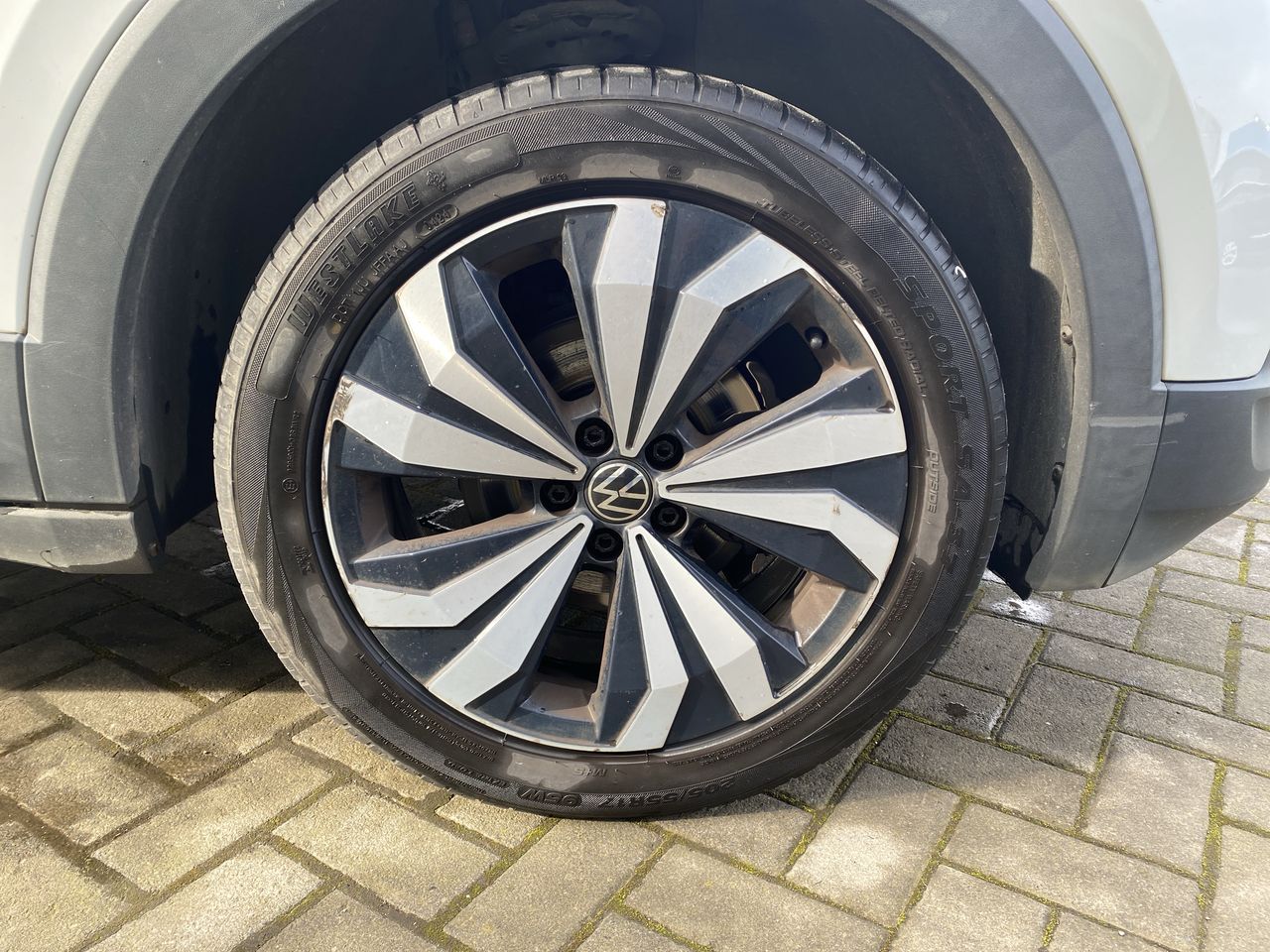 Volkswagen T-Cross — foto 18 de 34