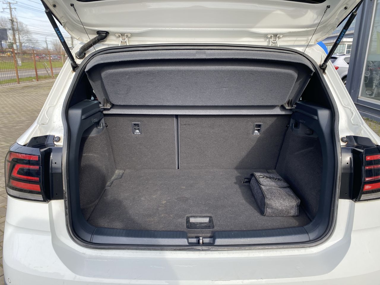 Volkswagen T-Cross — foto 22 de 34