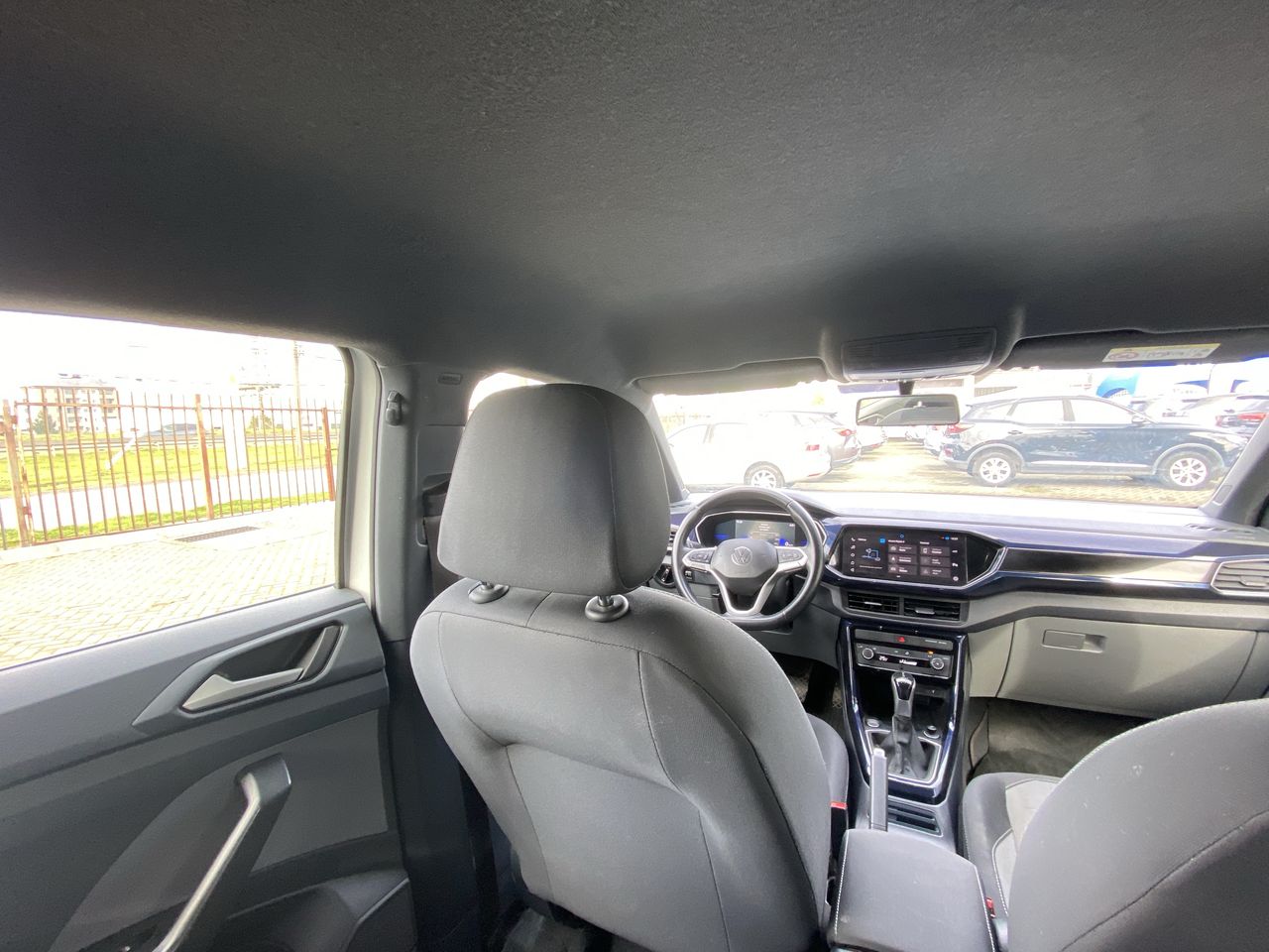 Volkswagen T-Cross — foto 17 de 34