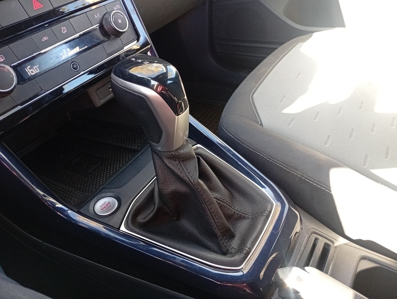VOLKSWAGEN - 19