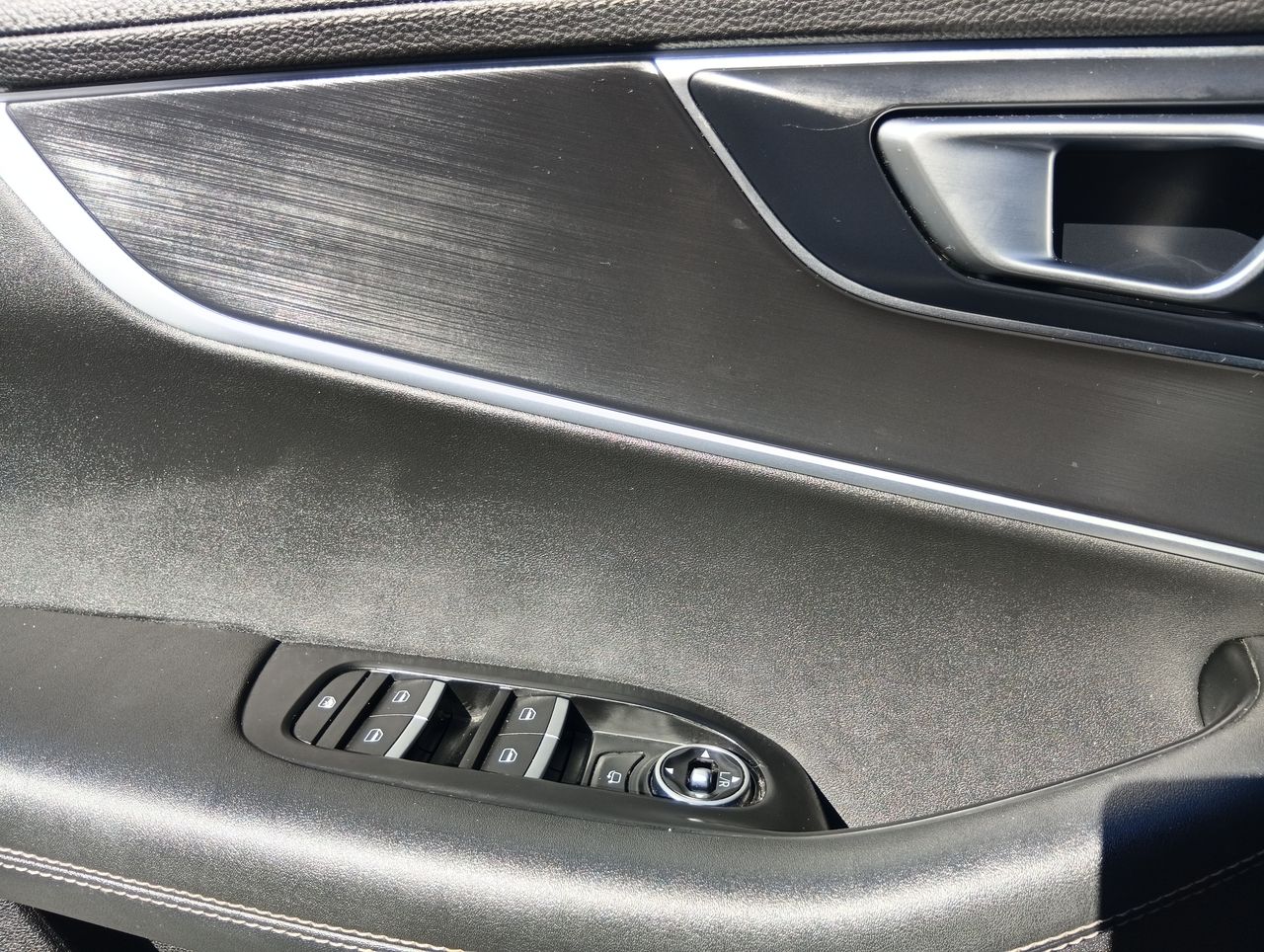 Chery Tiggo 8 — foto 15 de 27