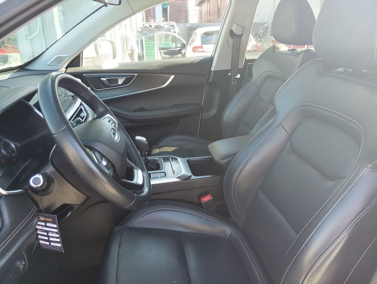 Chery Tiggo 8 — foto 17 de 27