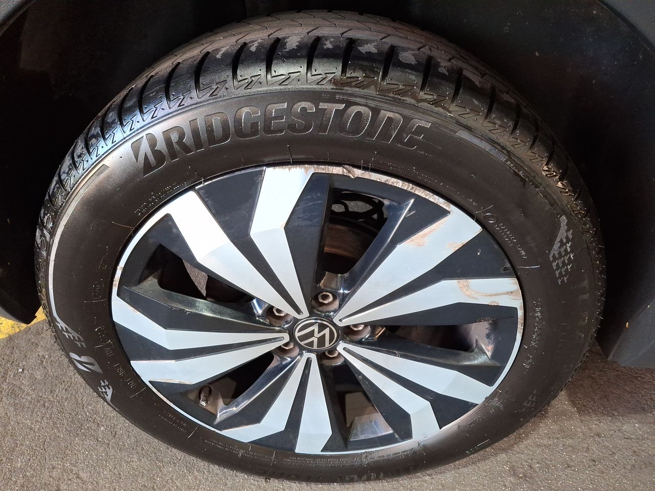 VOLKSWAGEN - 9