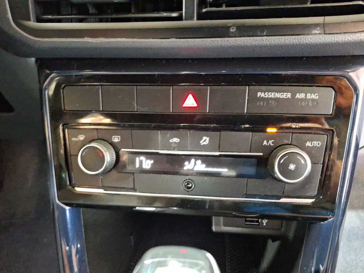 VOLKSWAGEN - 22