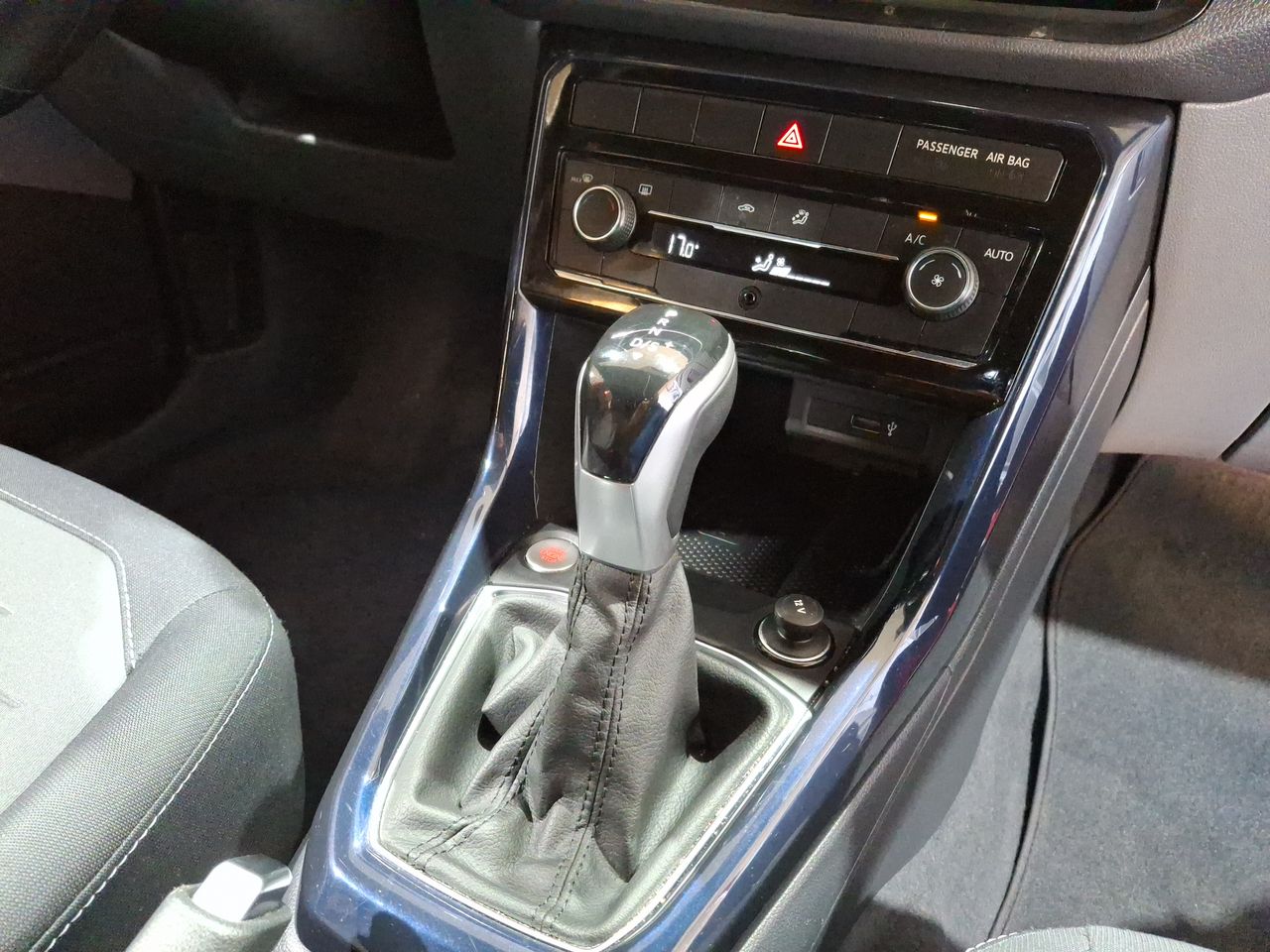 VOLKSWAGEN - 23