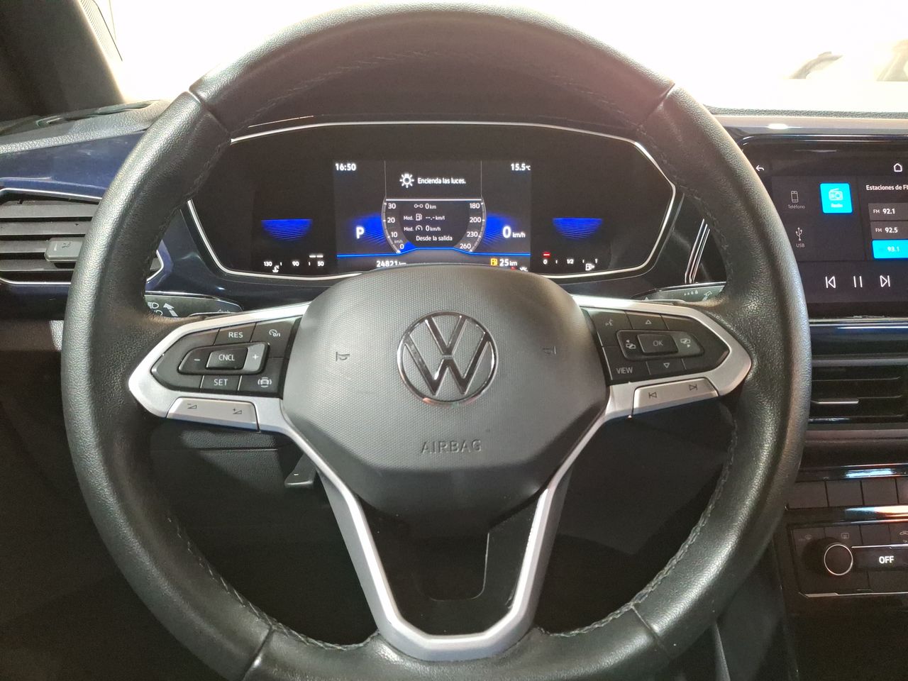 VOLKSWAGEN - 17