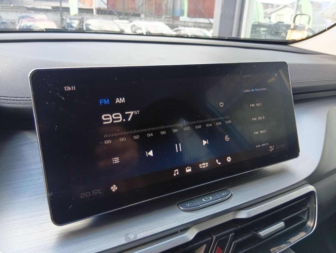 Geely Coolray — foto 19 de 26