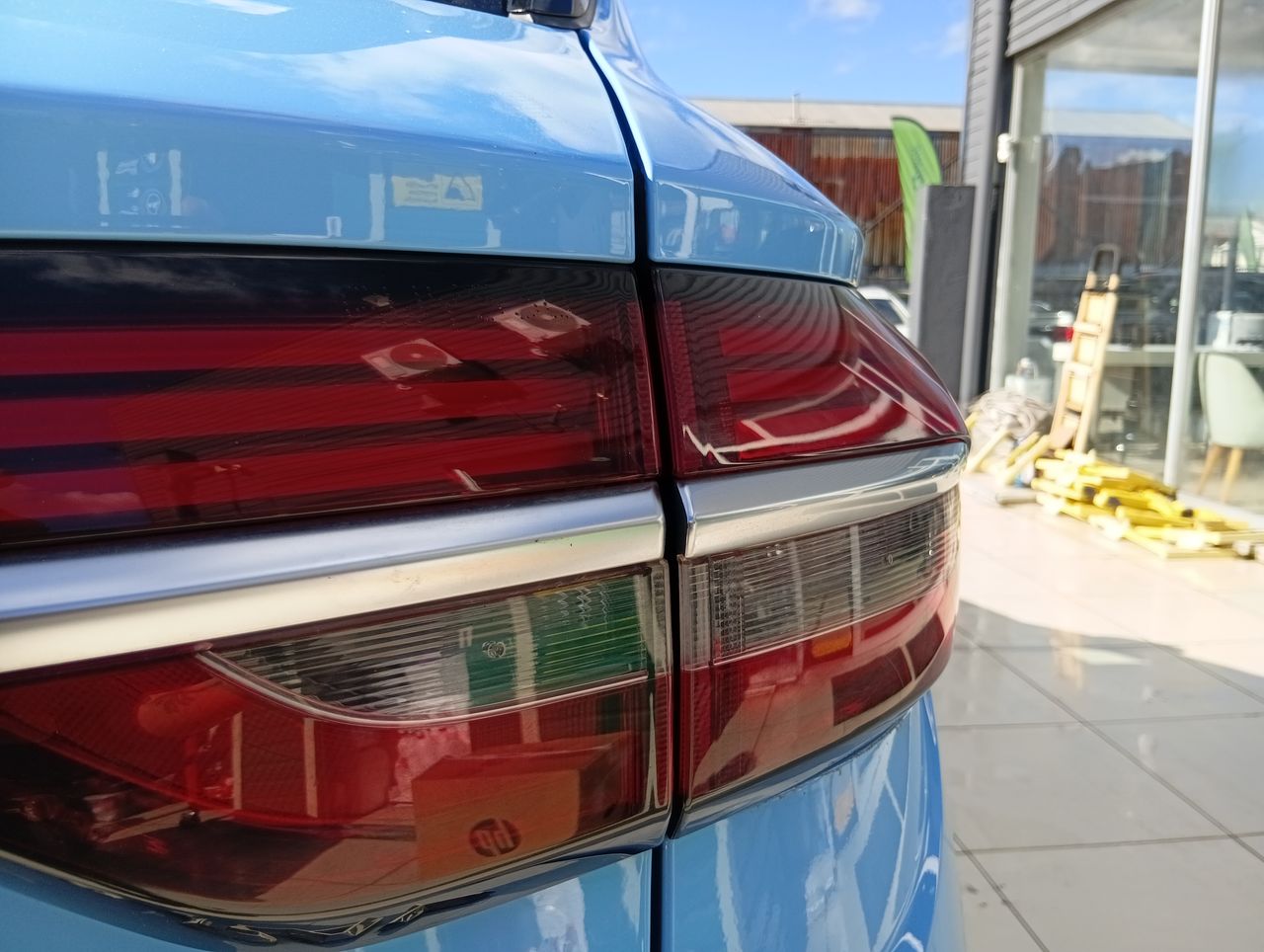 Geely Coolray — foto 12 de 26