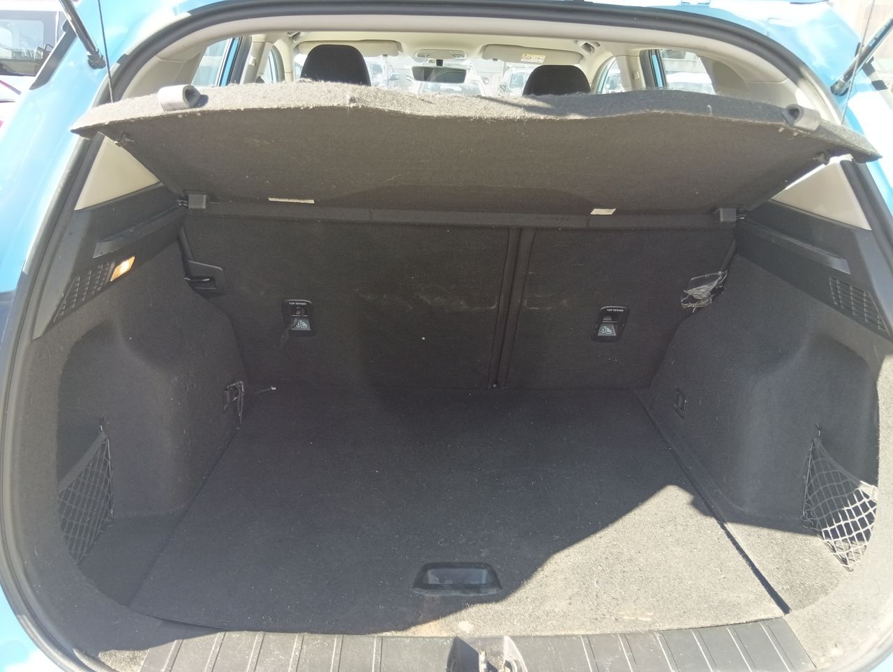 Geely Coolray — foto 13 de 26