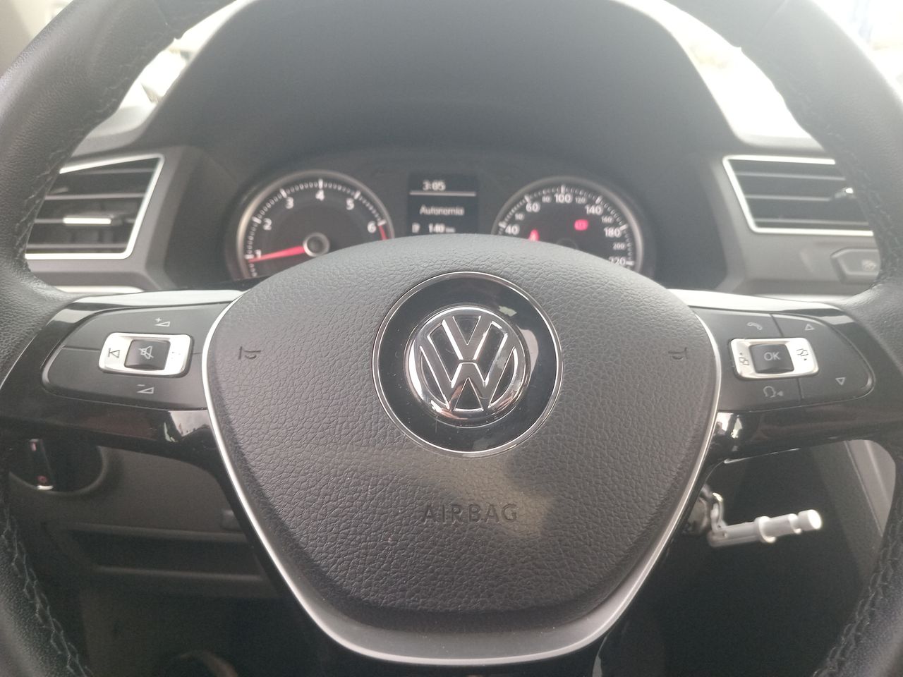 VOLKSWAGEN - 27