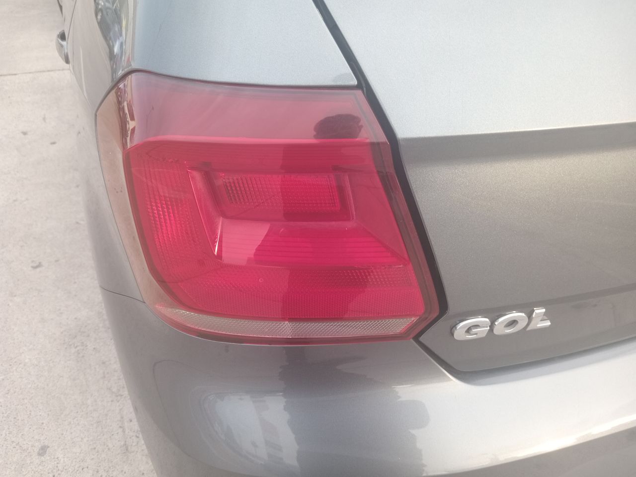 VOLKSWAGEN - 21