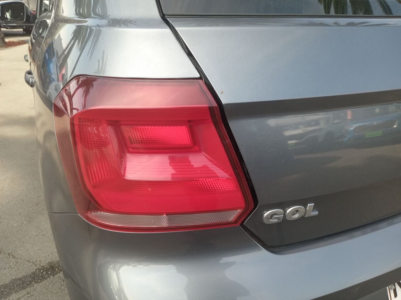 VOLKSWAGEN - 21